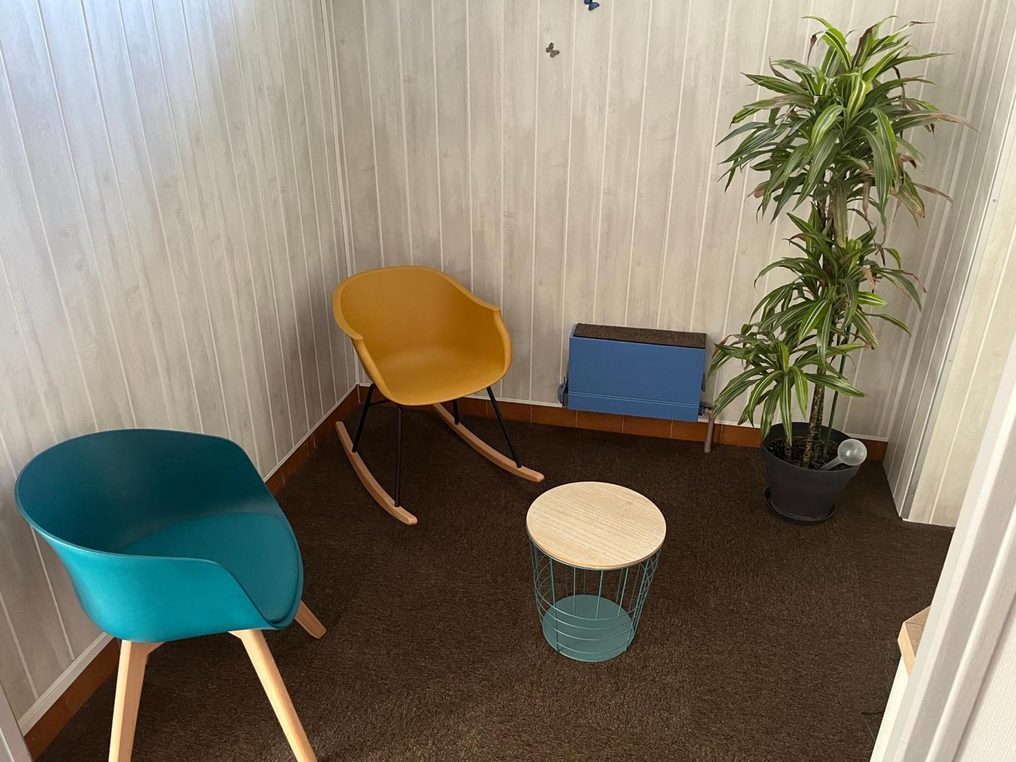 Hotel Le Lyon Vert Commentry Eksteriør billede